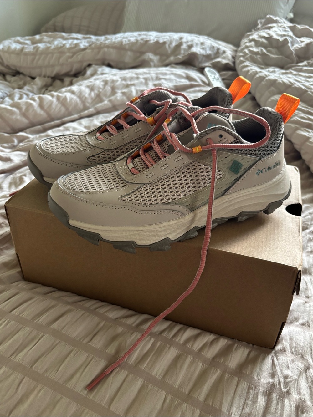 NWOB Columbia Women’s Beige Mesh Trail / Hiking Shoes
